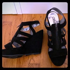 Black Wedges